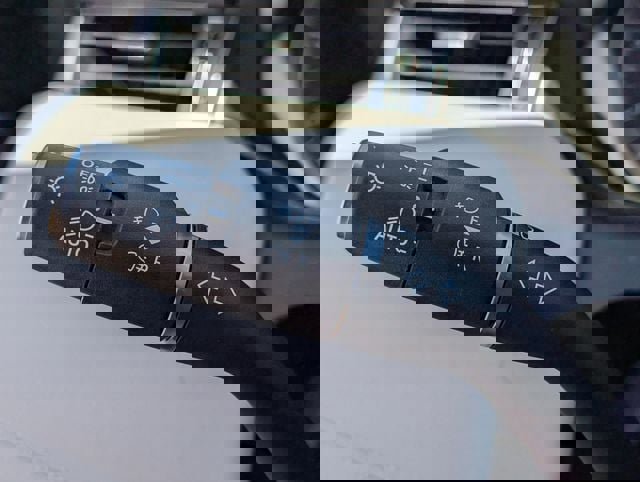 Used 2023 Land Rover Discovery Sport S image 20