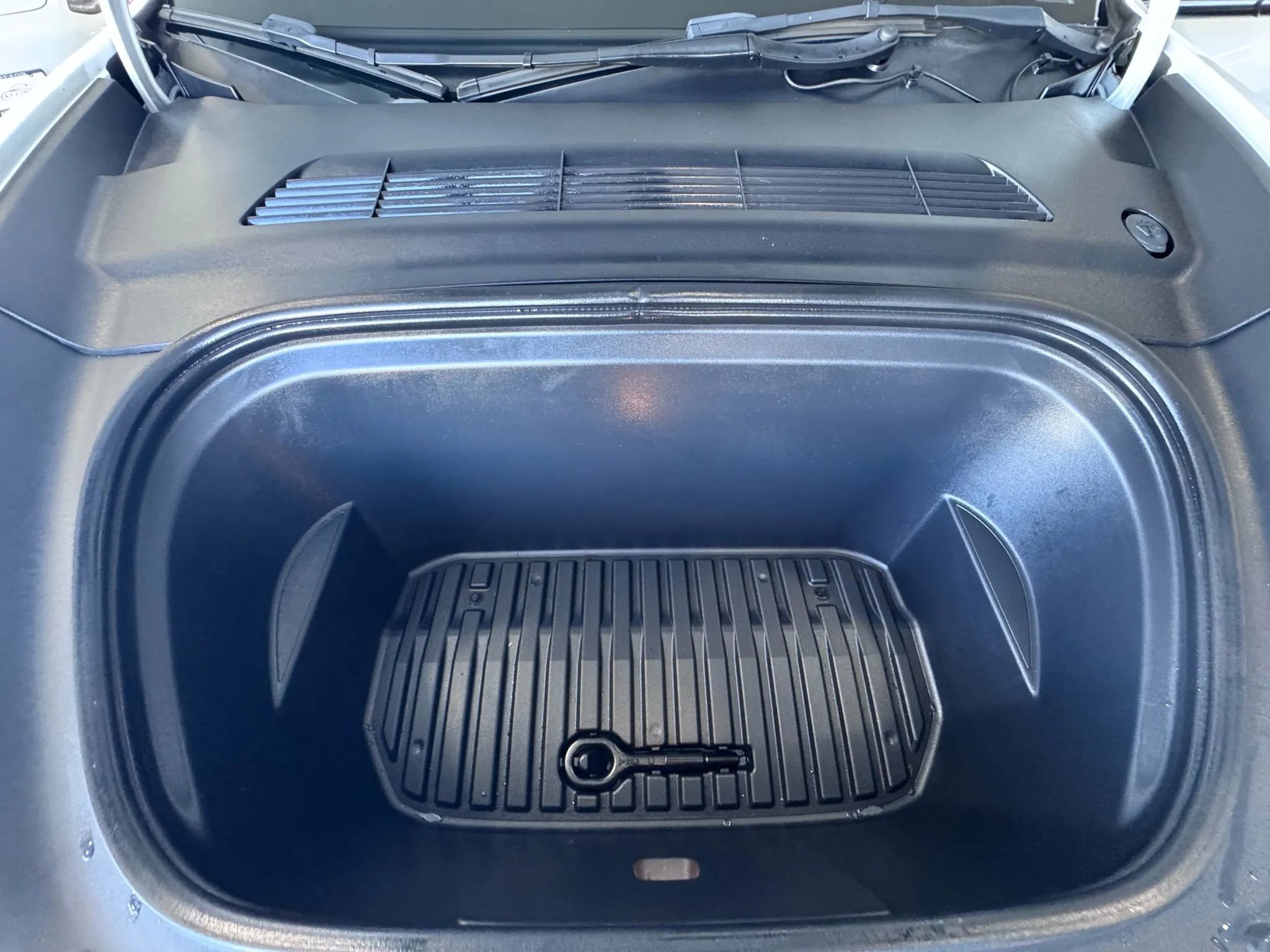 Used 2023 Tesla Model Y Long Range image 22