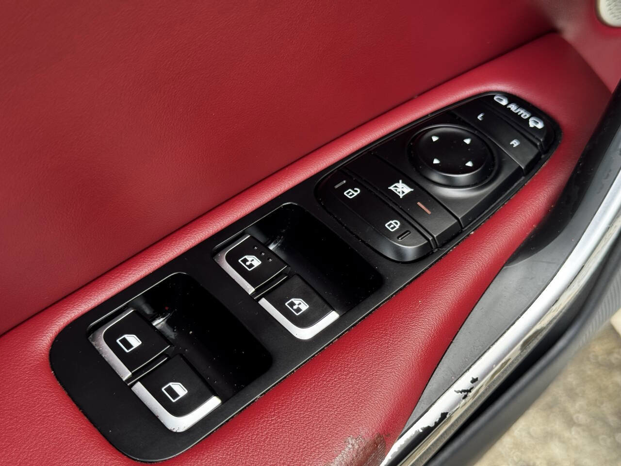 Used 2020 Kia Stinger GT1 image 23