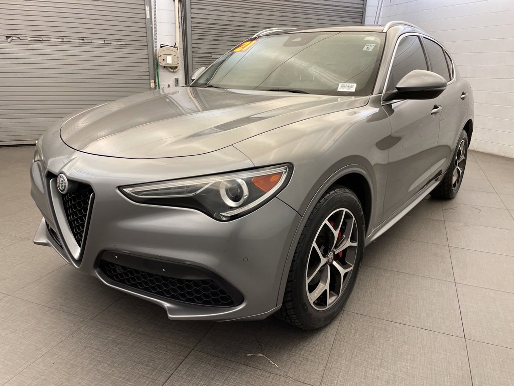 Used 2021 Alfa Romeo Stelvio Ti image 3