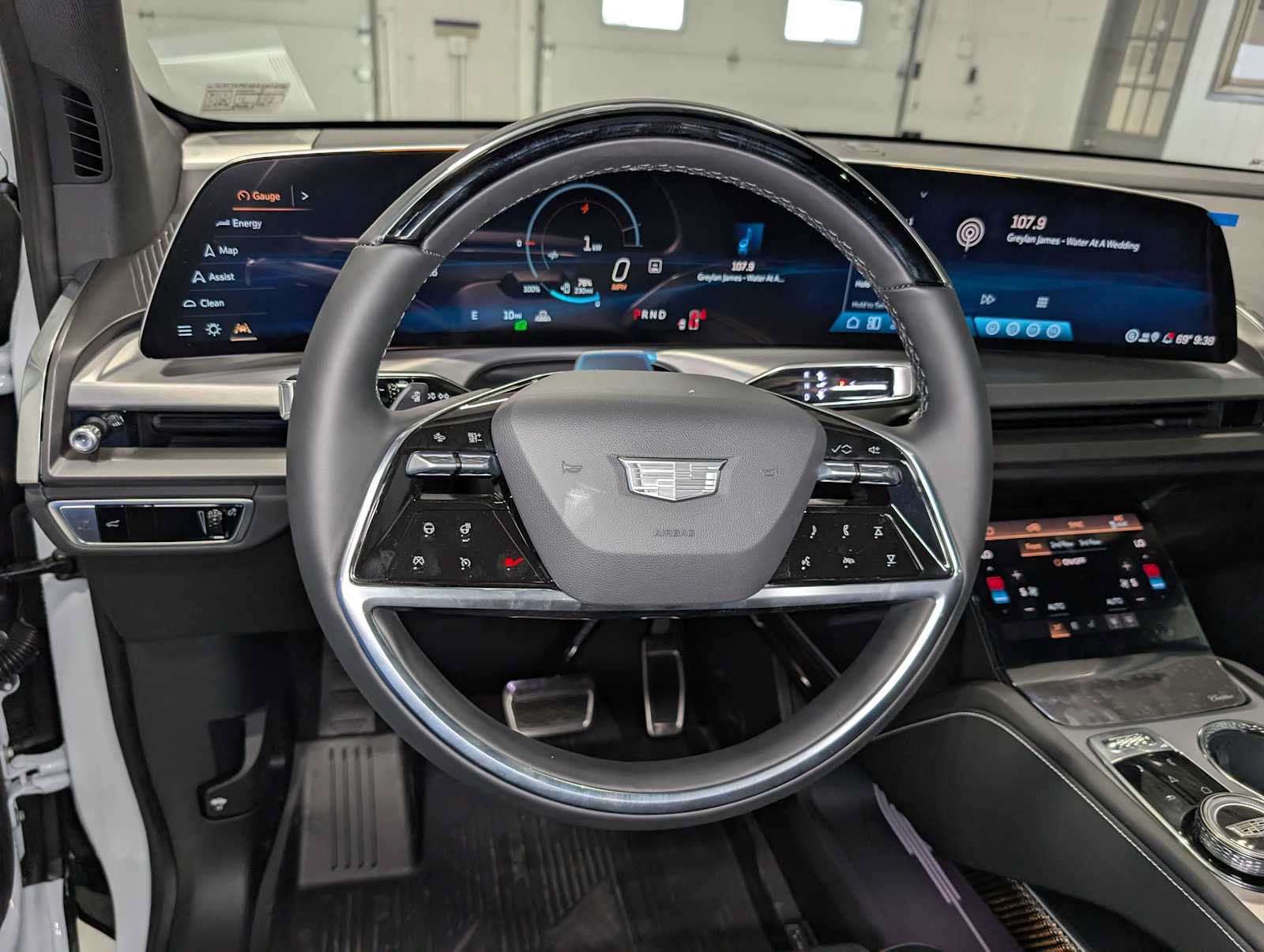 New 2027 Cadillac Vistiq Luxury w/ LPO, Floor Liner Package AWD/4WD image 32