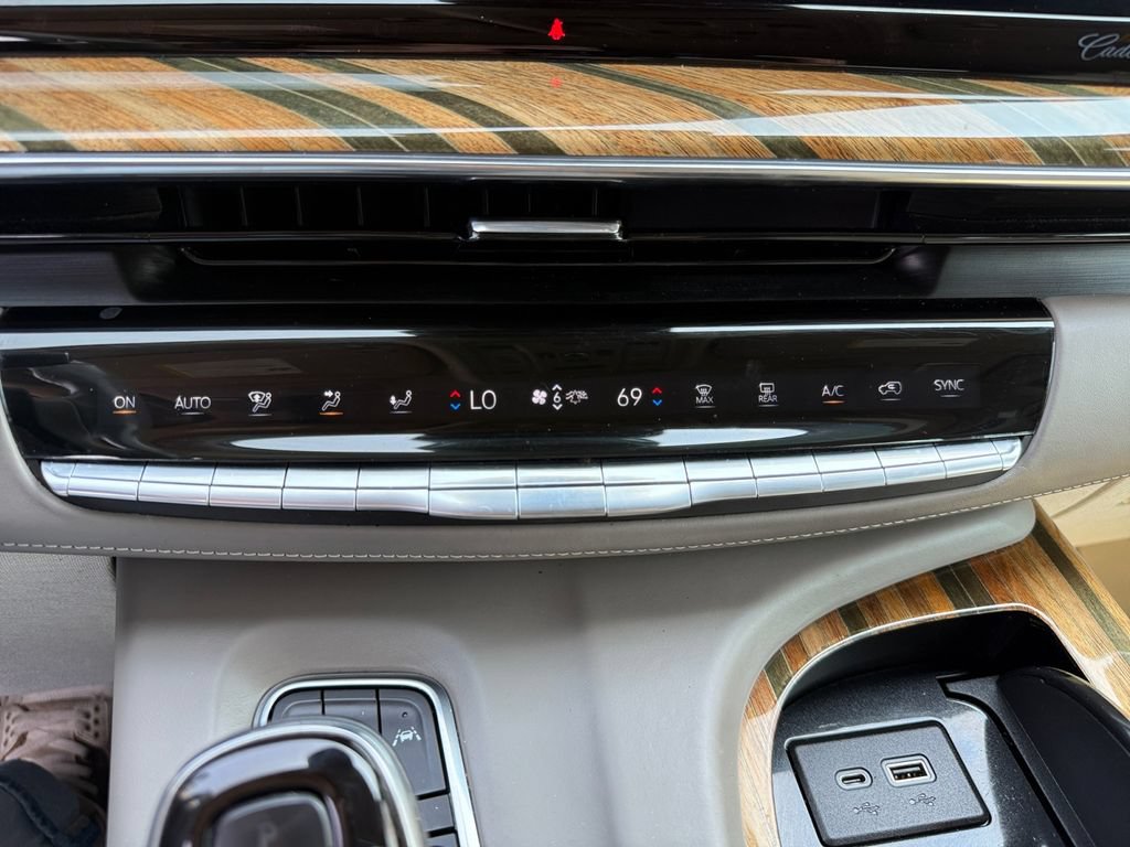 Used 2021 Cadillac Escalade Sport Platinum w/ LPO, ONYX Package AWD/4WD image 31