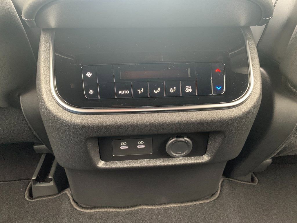 New 2026 Nissan Armada SL w/ Captain's Chari Seat Package image 10