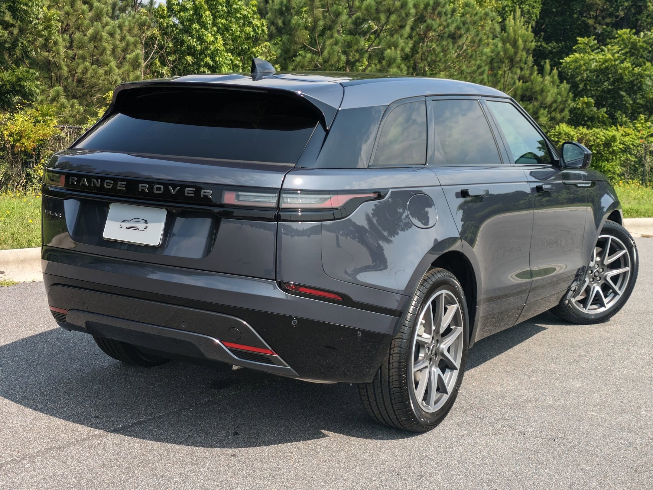 New 2026 Land Rover Range Rover Velar Dynamic SE image 6