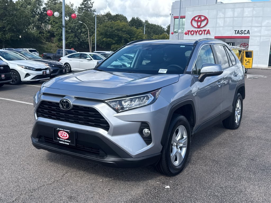 Used 2021 Toyota RAV4 XLE w/ Convenience Package AWD/4WD image 3