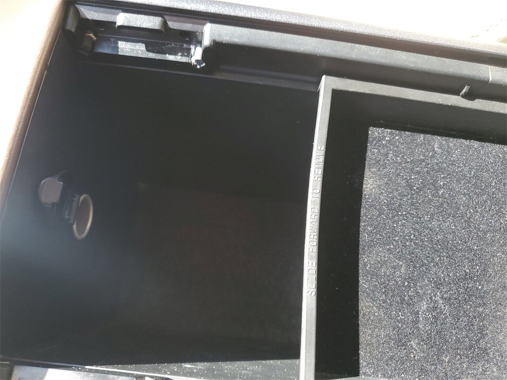 Used 2015 Toyota Avalon Limited image 38