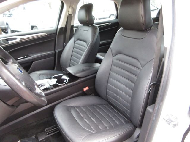 Used 2016 Ford Fusion SE w/ Equipment Group 502A image 11