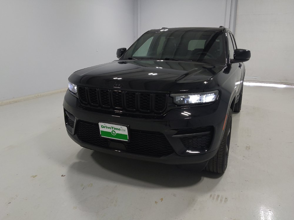 Used 2023 Jeep Grand Cherokee Altitude AWD/4WD image 15
