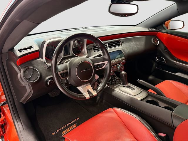 Used 2010 Chevrolet Camaro SS w/ Interior Accent Trim Package RWD image 9