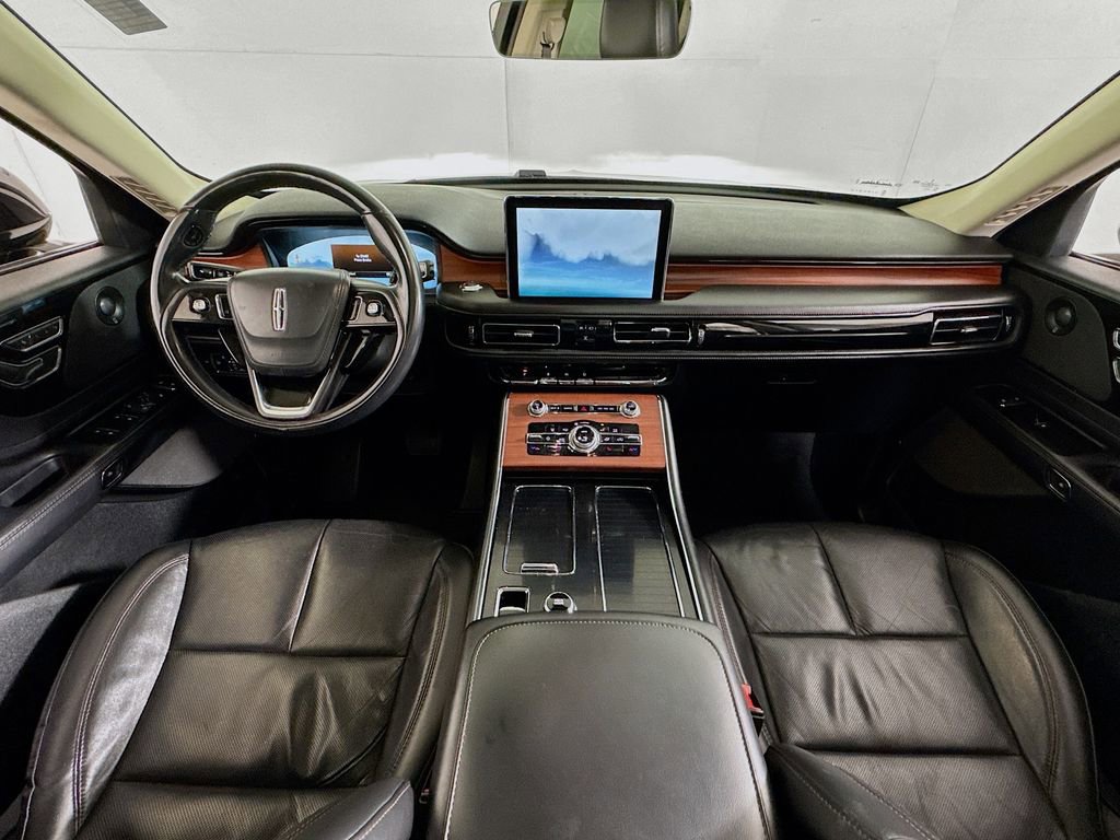 Used 2022 Lincoln Aviator Reserve AWD/4WD image 32