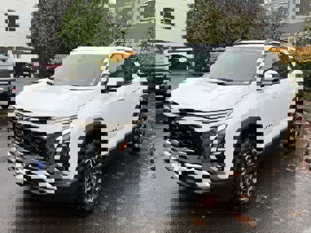 New 2026 Chevrolet Equinox ACTIV w/ Convenience Package III image 3