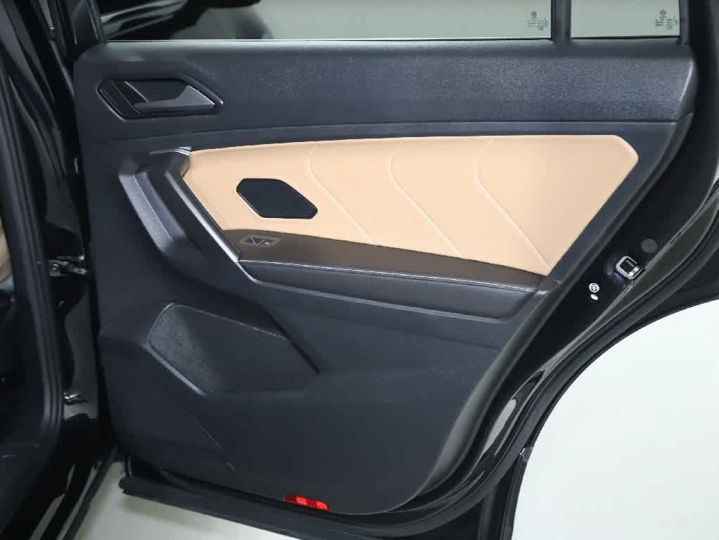 Certified 2023 Volkswagen Tiguan SE AWD/4WD image 31