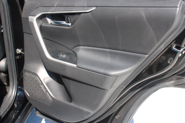 Used 2023 Toyota RAV4 XLE Premium FWD image 17