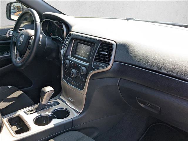 Used 2017 Jeep Grand Cherokee Laredo w/ Quick Order Package 2BE image 20