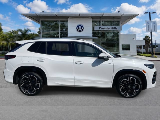 New 2026 Volkswagen Tiguan SEL R-Line AWD/4WD image 3