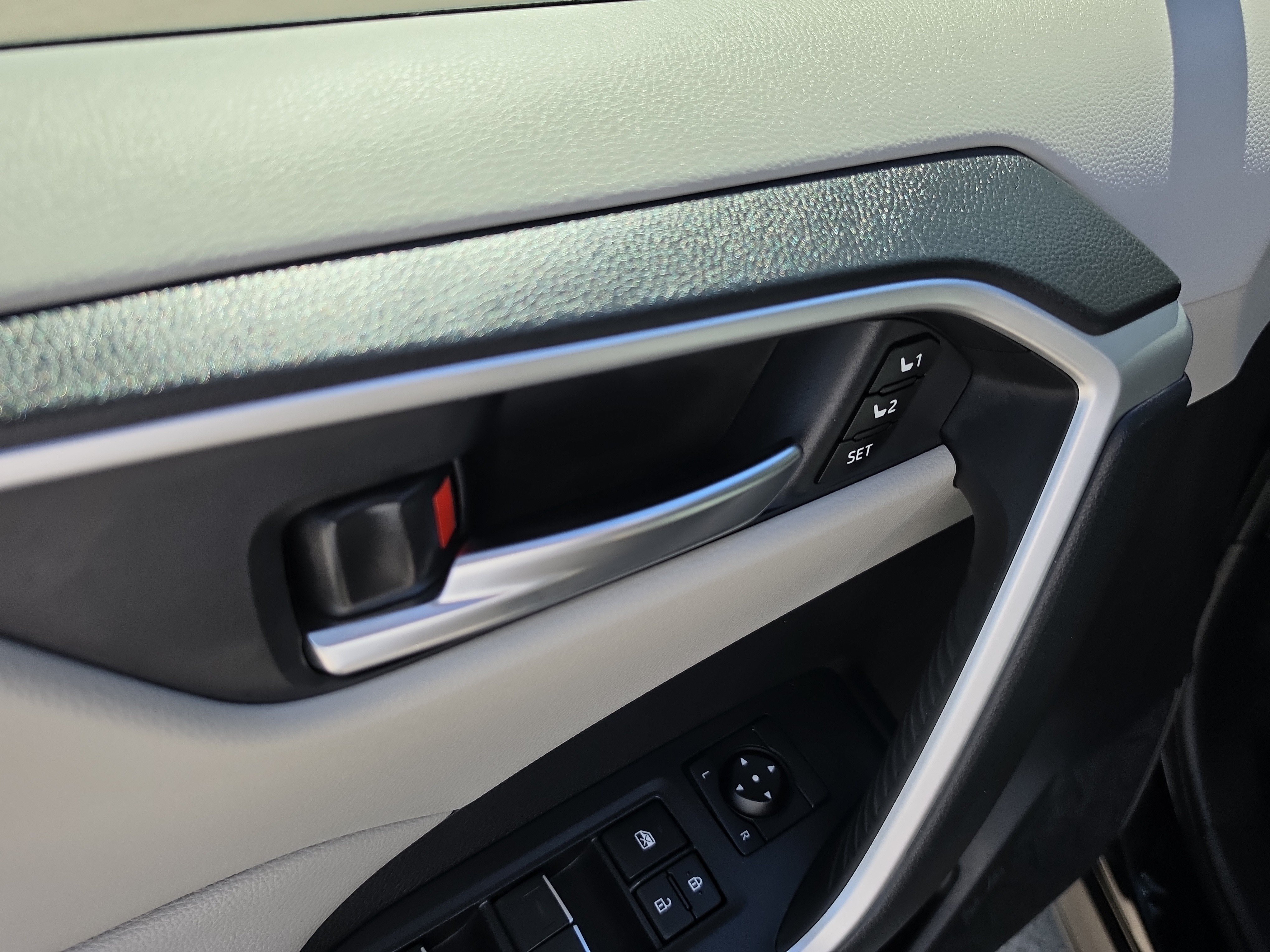 Used 2023 Toyota RAV4 XLE Premium FWD image 19