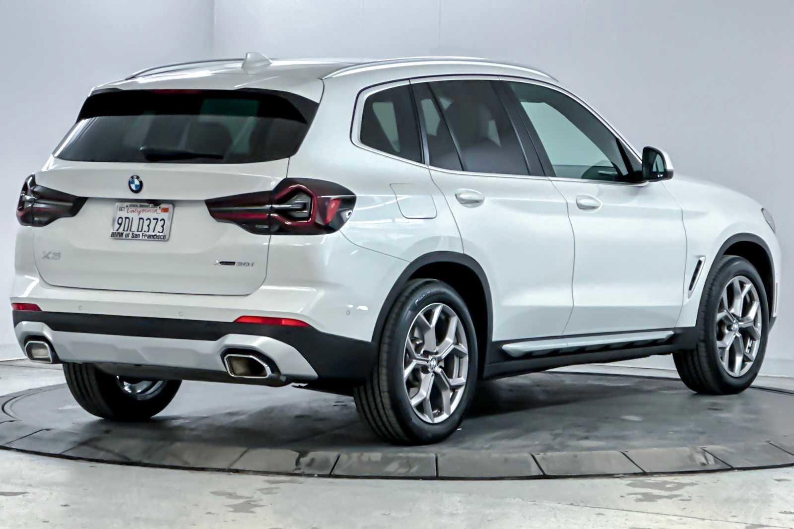 Used 2023 BMW X3 xDrive30i w/ Premium Package image 2