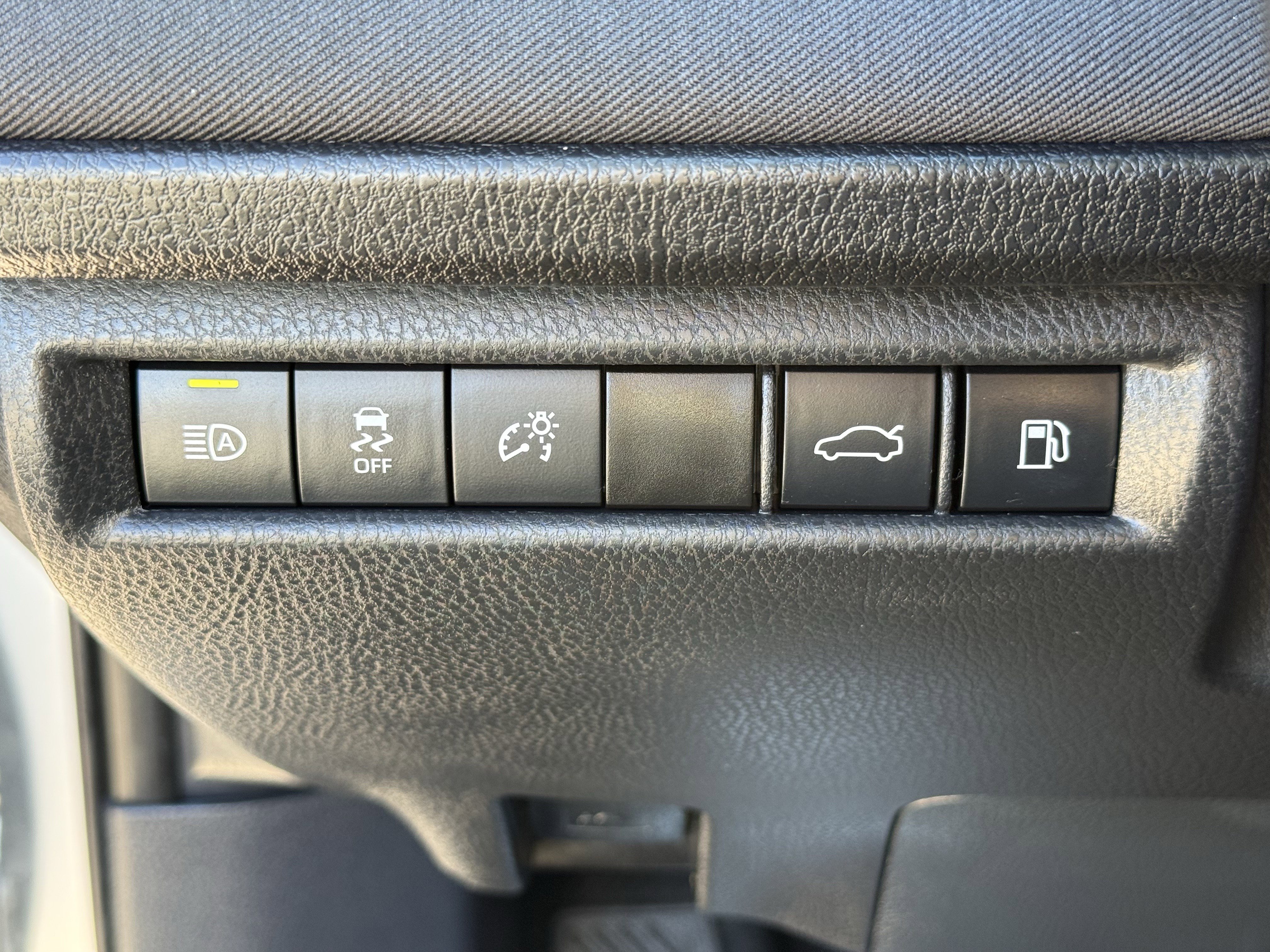 Used 2025 Toyota Camry LE image 26