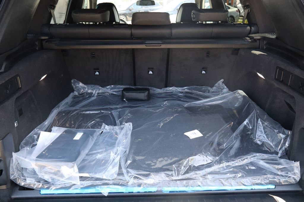 New 2026 BMW X5 xDrive50e image 23