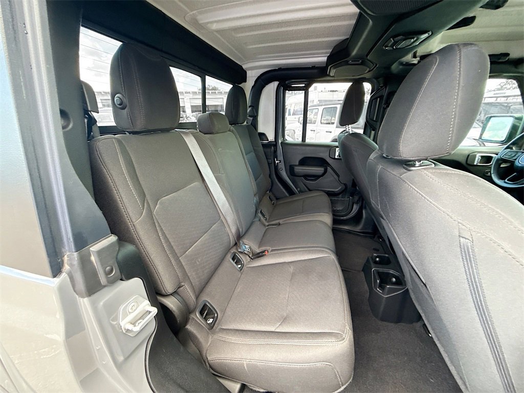 Used 2022 Jeep Gladiator Sport image 31
