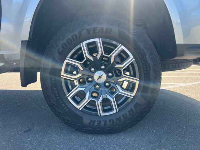 Used 2023 Chevrolet Colorado Z71 w/ Z71 Convenience Package 2 AWD/4WD image 11