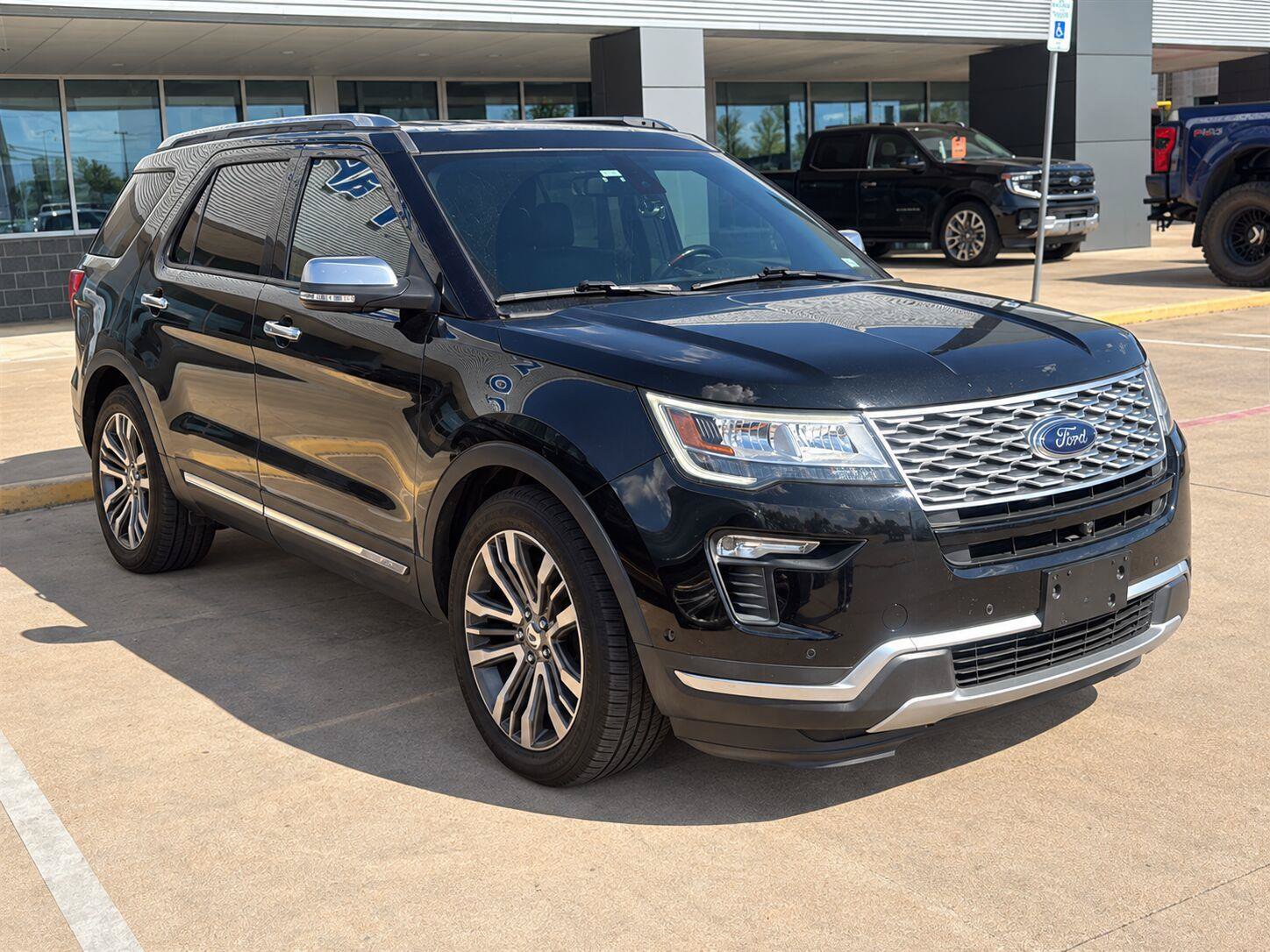 Used 2018 Ford Explorer Platinum AWD/4WD image 26