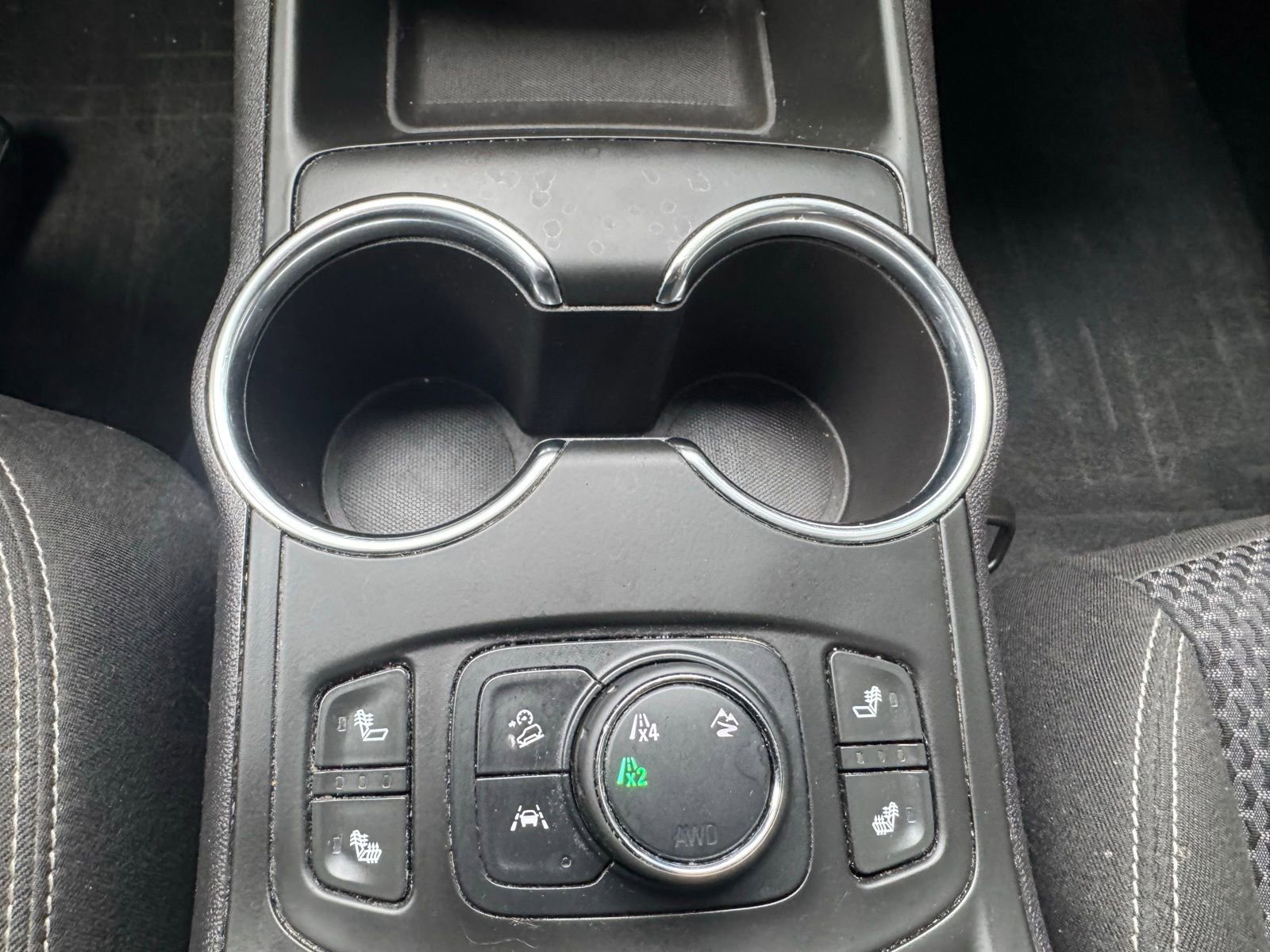 Used 2022 GMC Terrain SLE image 23