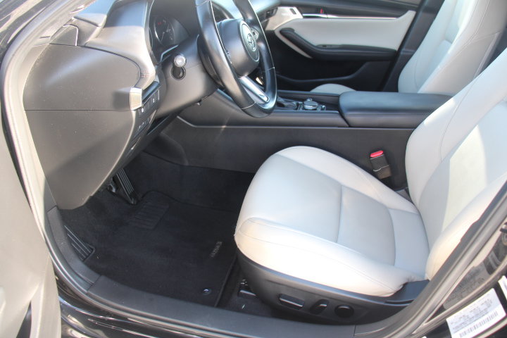 Used 2019 MAZDA MAZDA3 Hatchback w/ Preferred Package FWD image 11