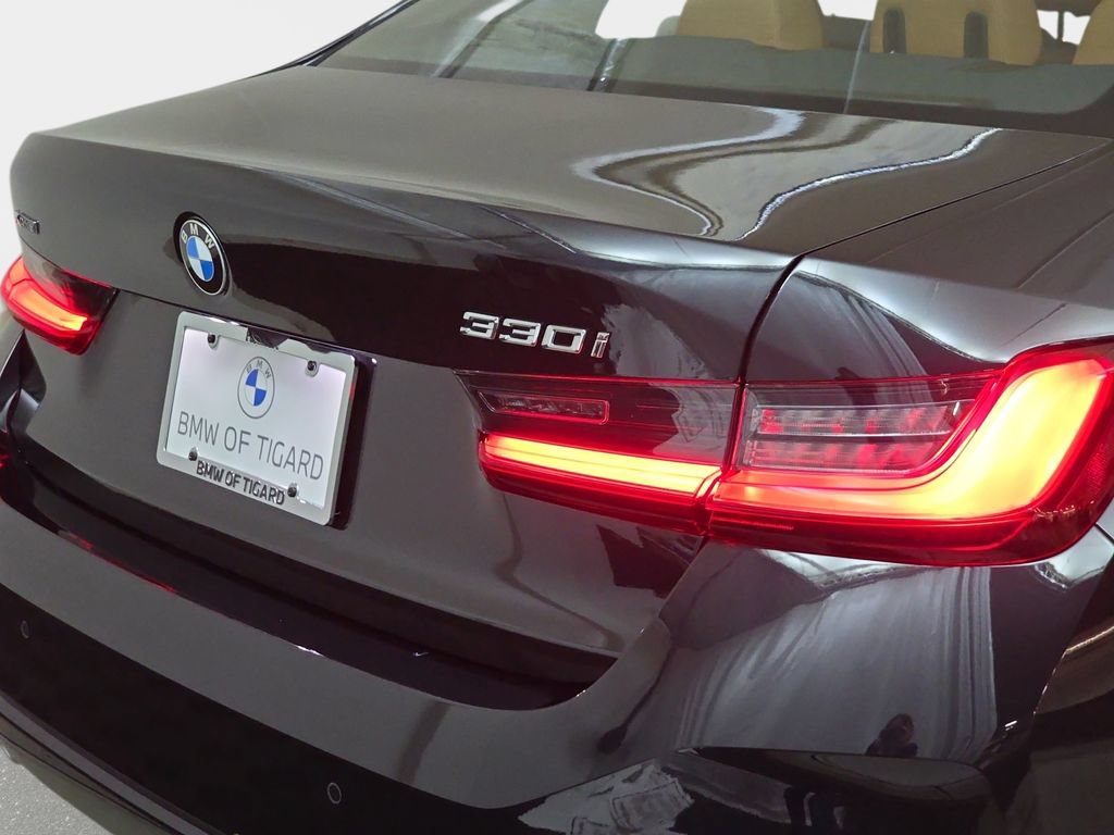 Used 2026 BMW 330i xDrive Sedan w/ Premium Package AWD/4WD image 36