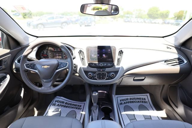 Used 2019 Chevrolet Malibu LT FWD image 10