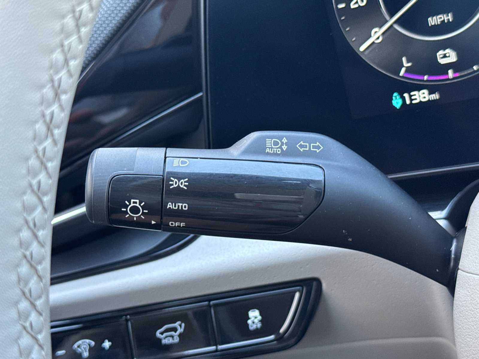 Used 2023 Kia Niro Wind FWD image 29