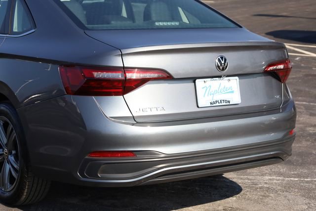 Used 2024 Volkswagen Jetta SE image 8