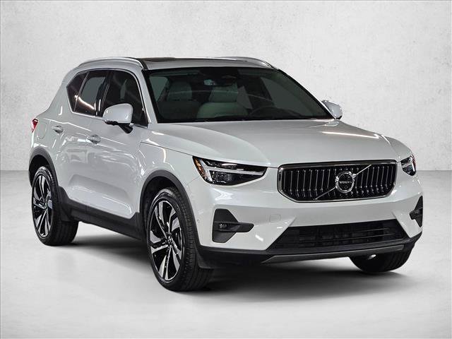 Used 2024 Volvo XC40 B5 Ultimate w/ Protection Package Premier AWD/4WD image 3