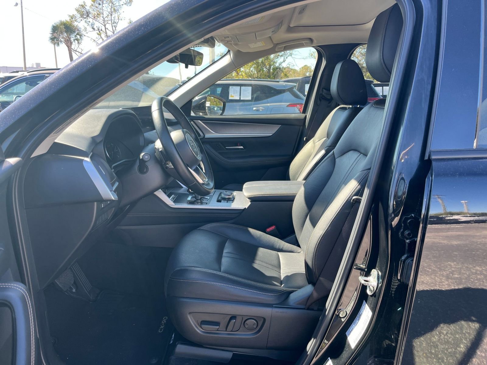 Used 2025 MAZDA CX-90 3.3 Turbo w/ Preferred Package AWD/4WD image 28