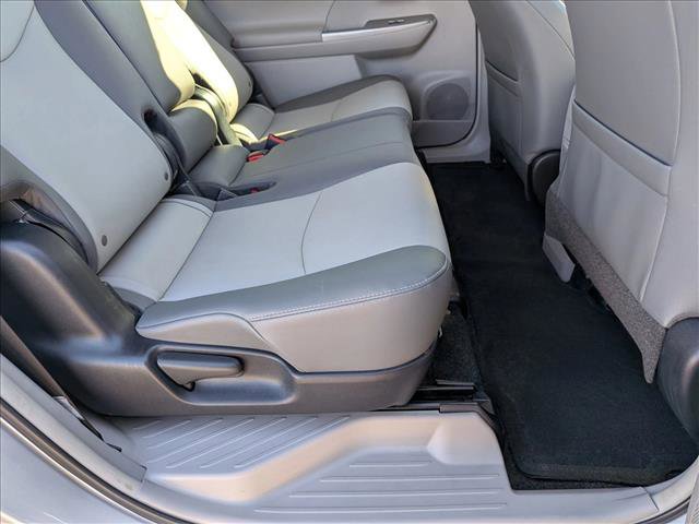 Used 2017 Toyota Prius V Five image 18