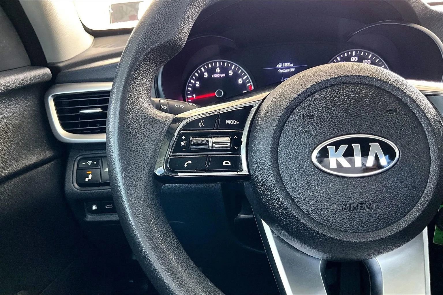 Used 2020 Kia Optima LX FWD image 10