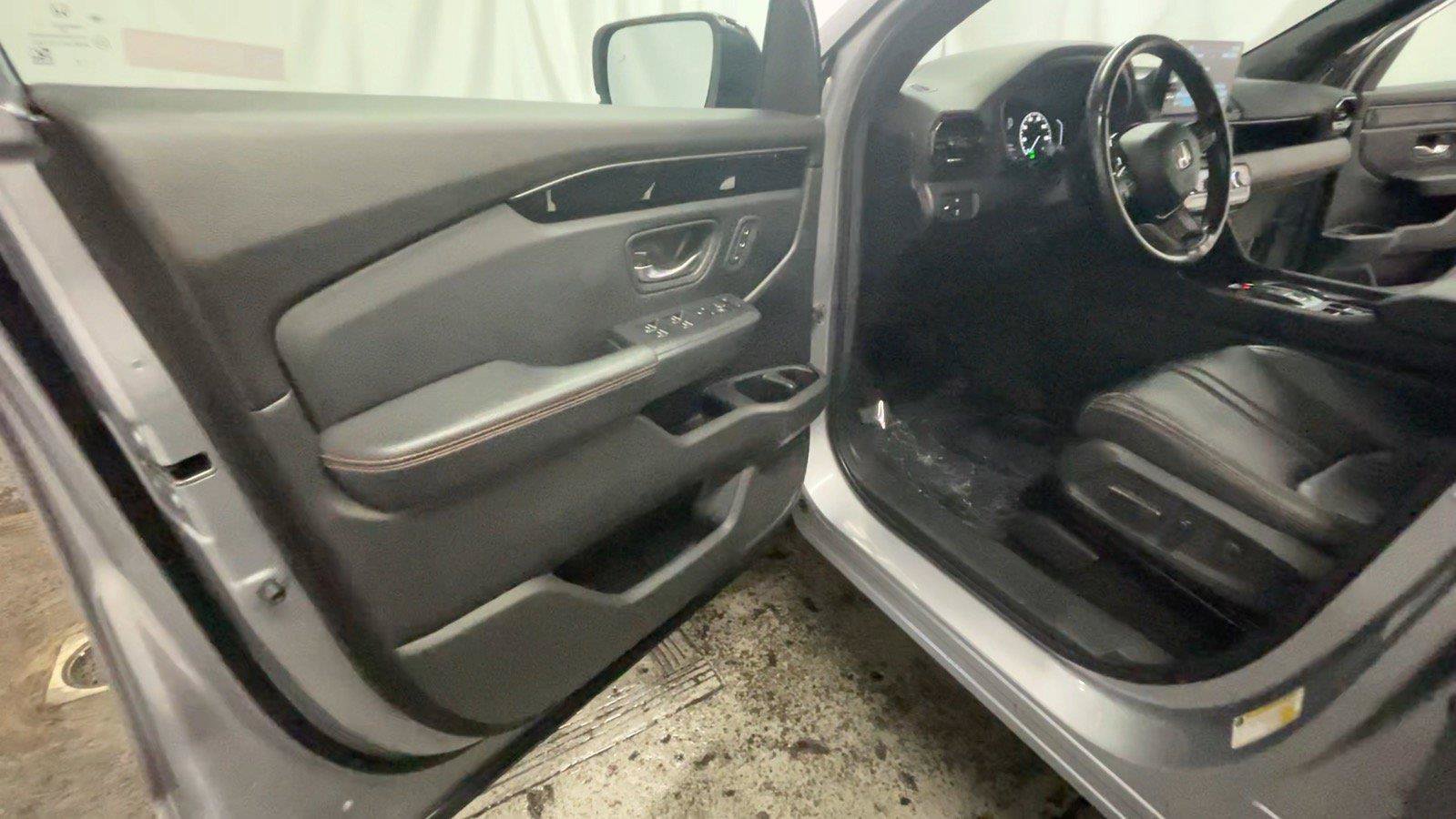 Certified 2025 Honda Pilot TrailSport image 28