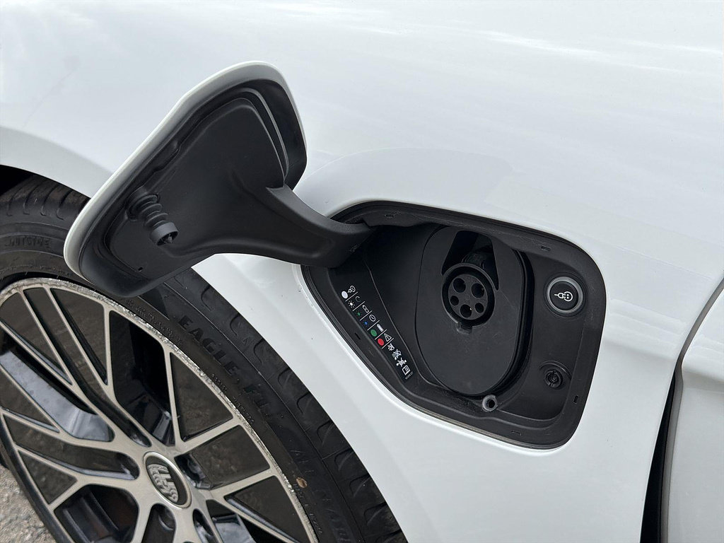 Used 2023 Porsche Taycan RWD image 30