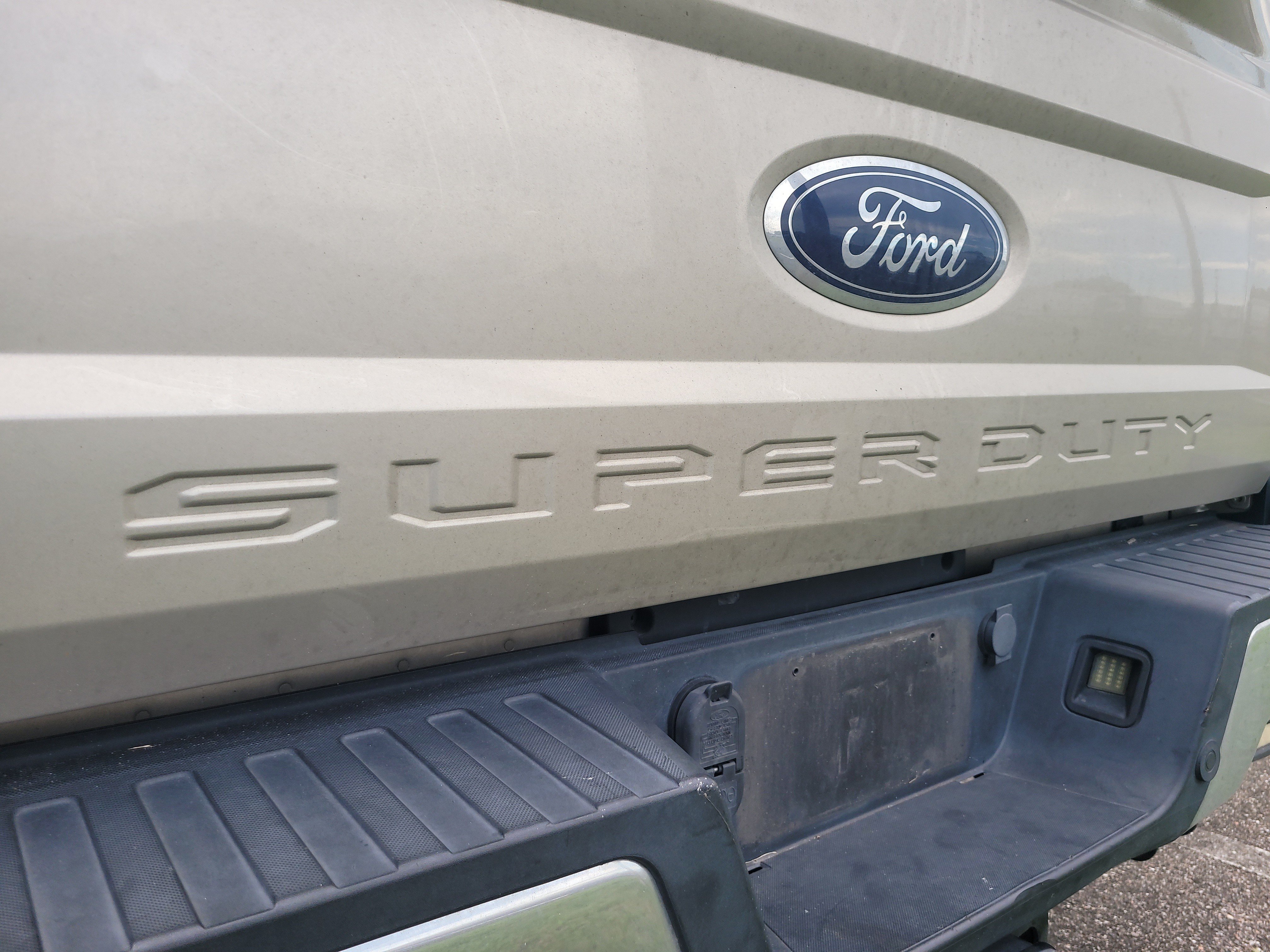 Used 2017 Ford F250 Lariat w/ Lariat Ultimate Package AWD/4WD image 7