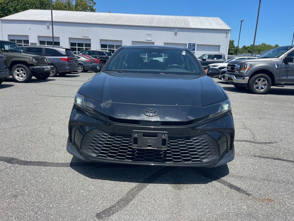 Used 2025 Toyota Camry SE FWD image 8