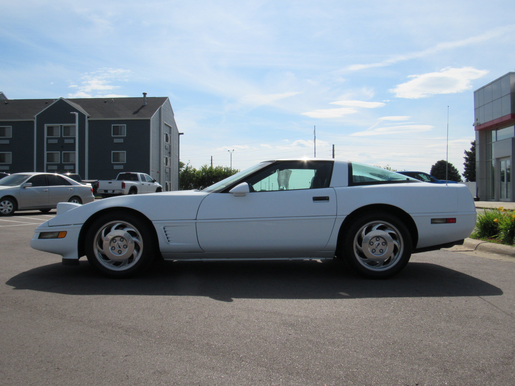 Used 1996 Chevrolet Corvette Coupe RWD image 9