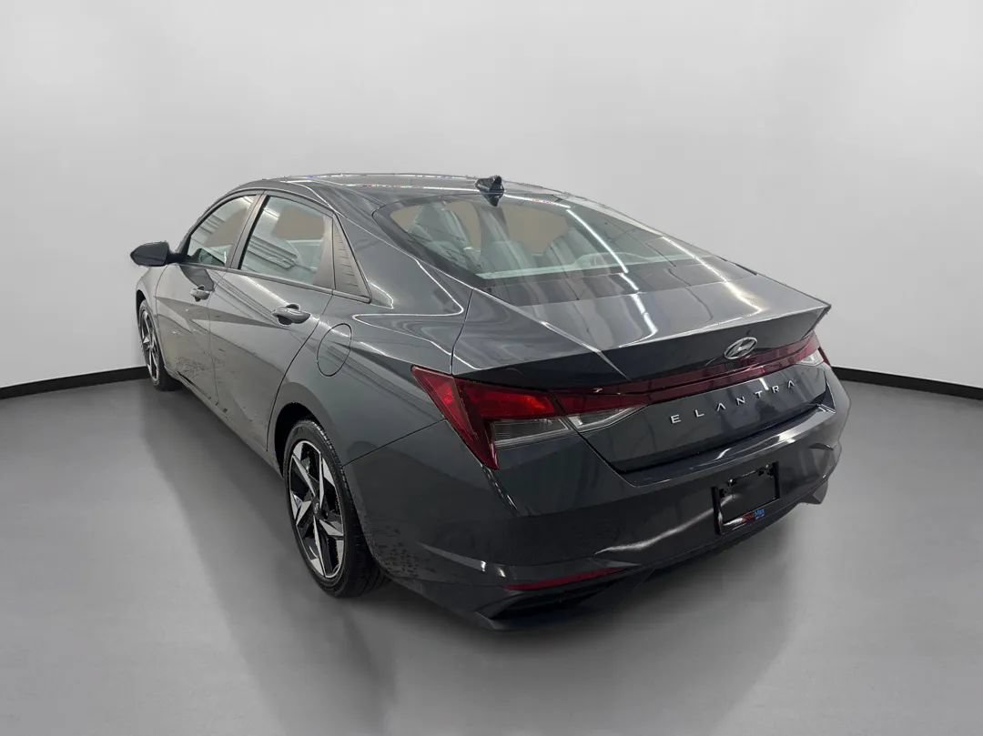 Used 2023 Hyundai Elantra SEL w/ Convenience Package FWD image 7