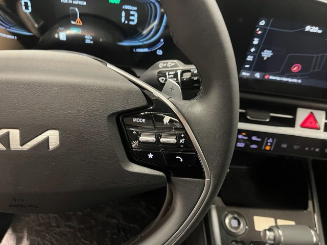 New 2025 Kia Niro EX Touring image 16