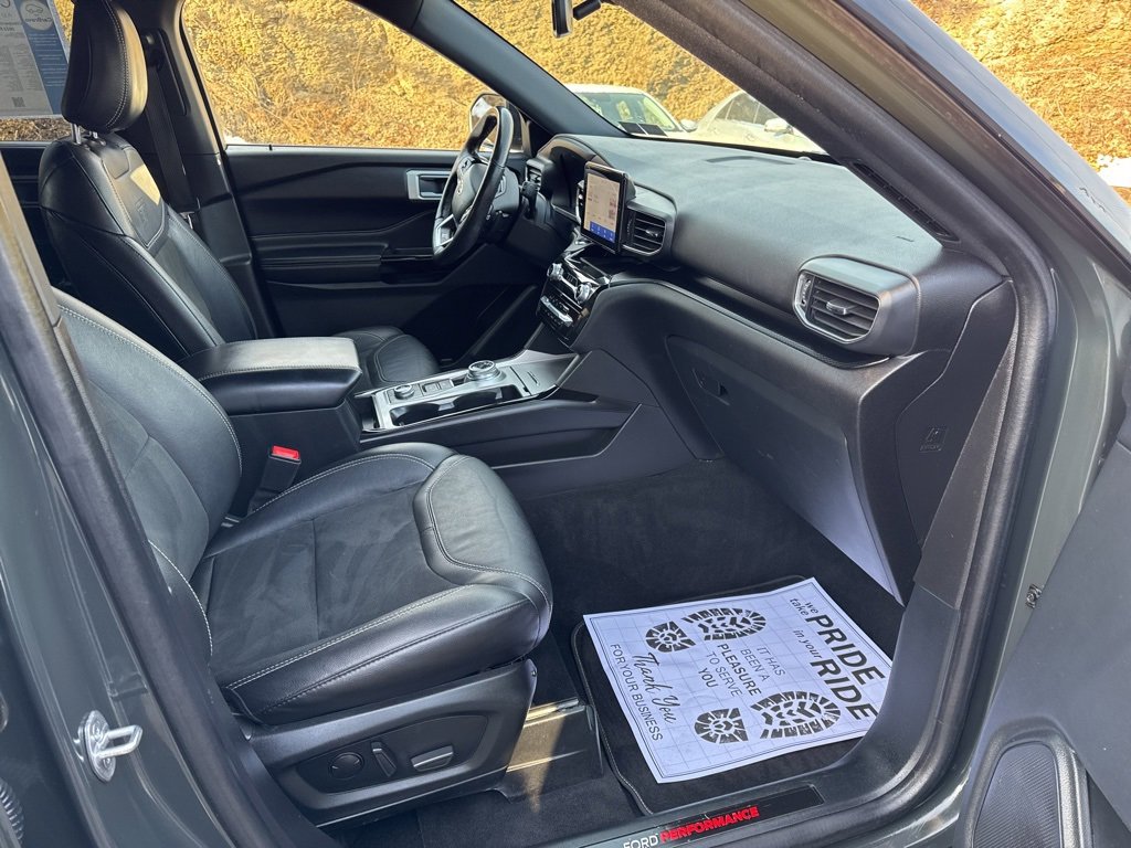 Used 2022 Ford Explorer ST w/ ST Street Pack image 10
