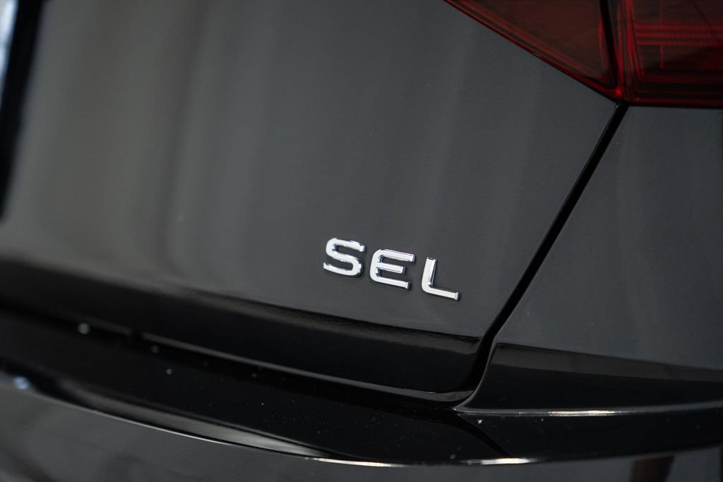 Used 2024 Volkswagen Jetta SEL FWD image 7