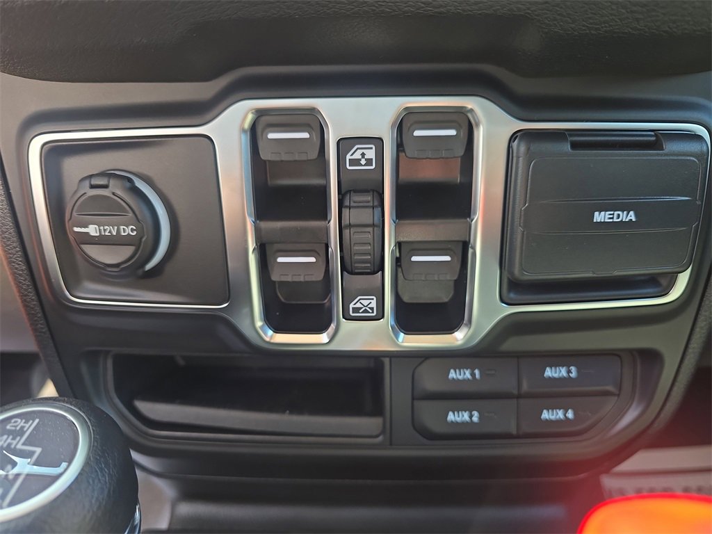 New 2025 Jeep Gladiator Sport image 22