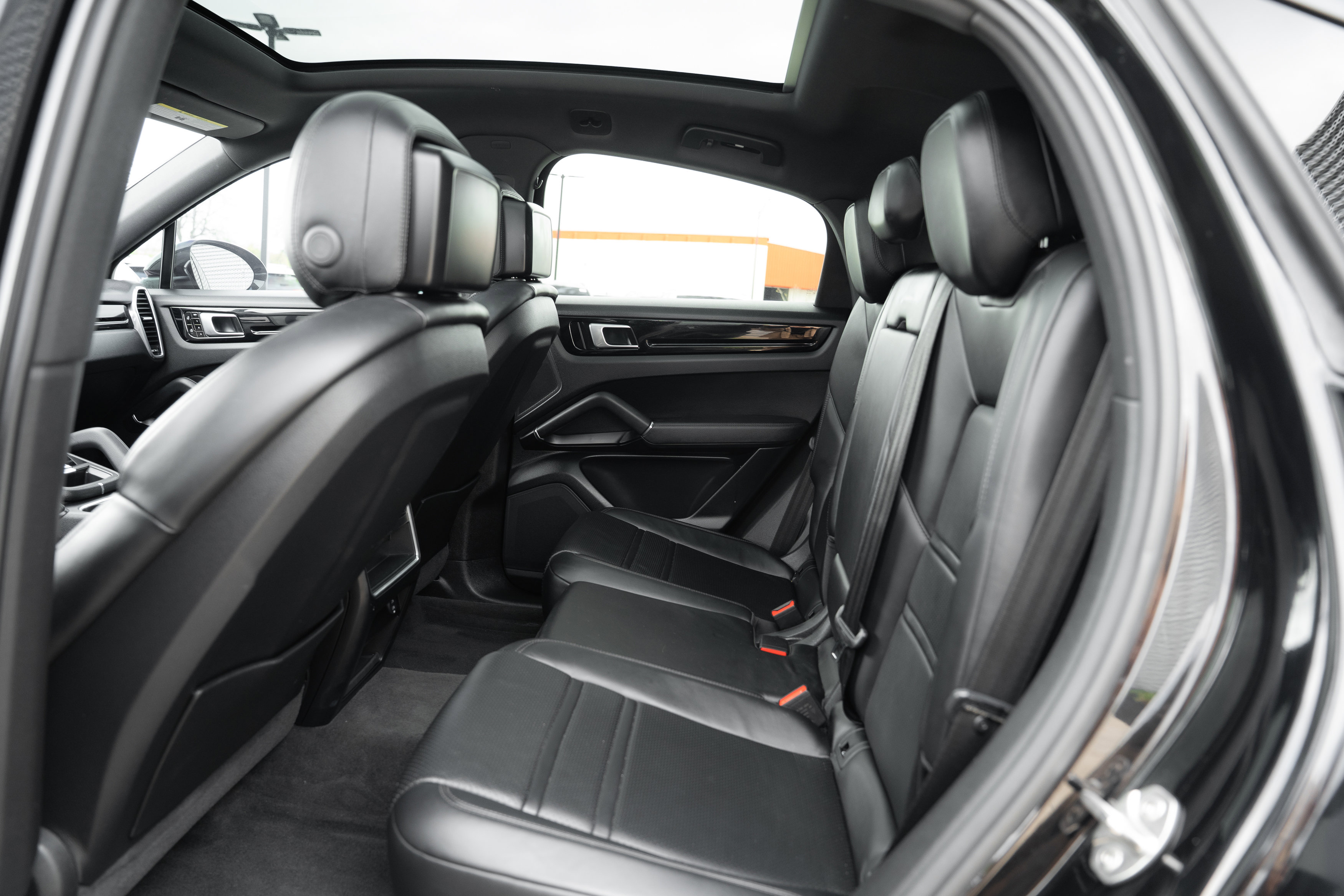 Used 2020 Porsche Cayenne S AWD/4WD image 24