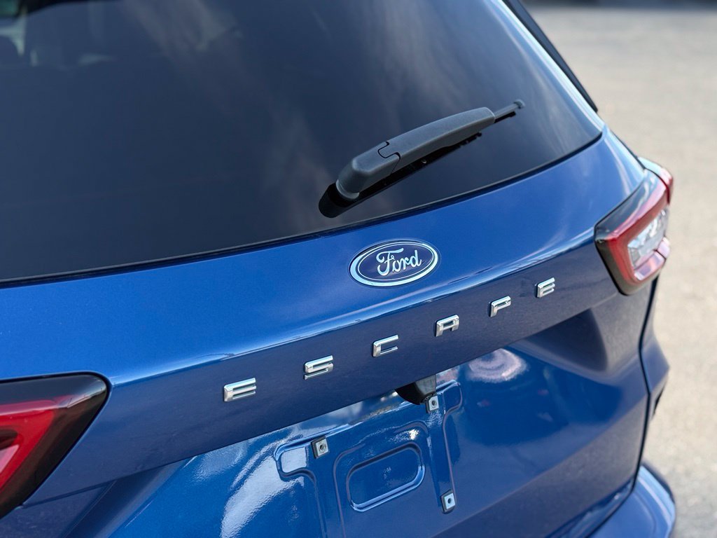 Used 2023 Ford Escape ST-Line w/ Tech Pack #1 FWD image 35