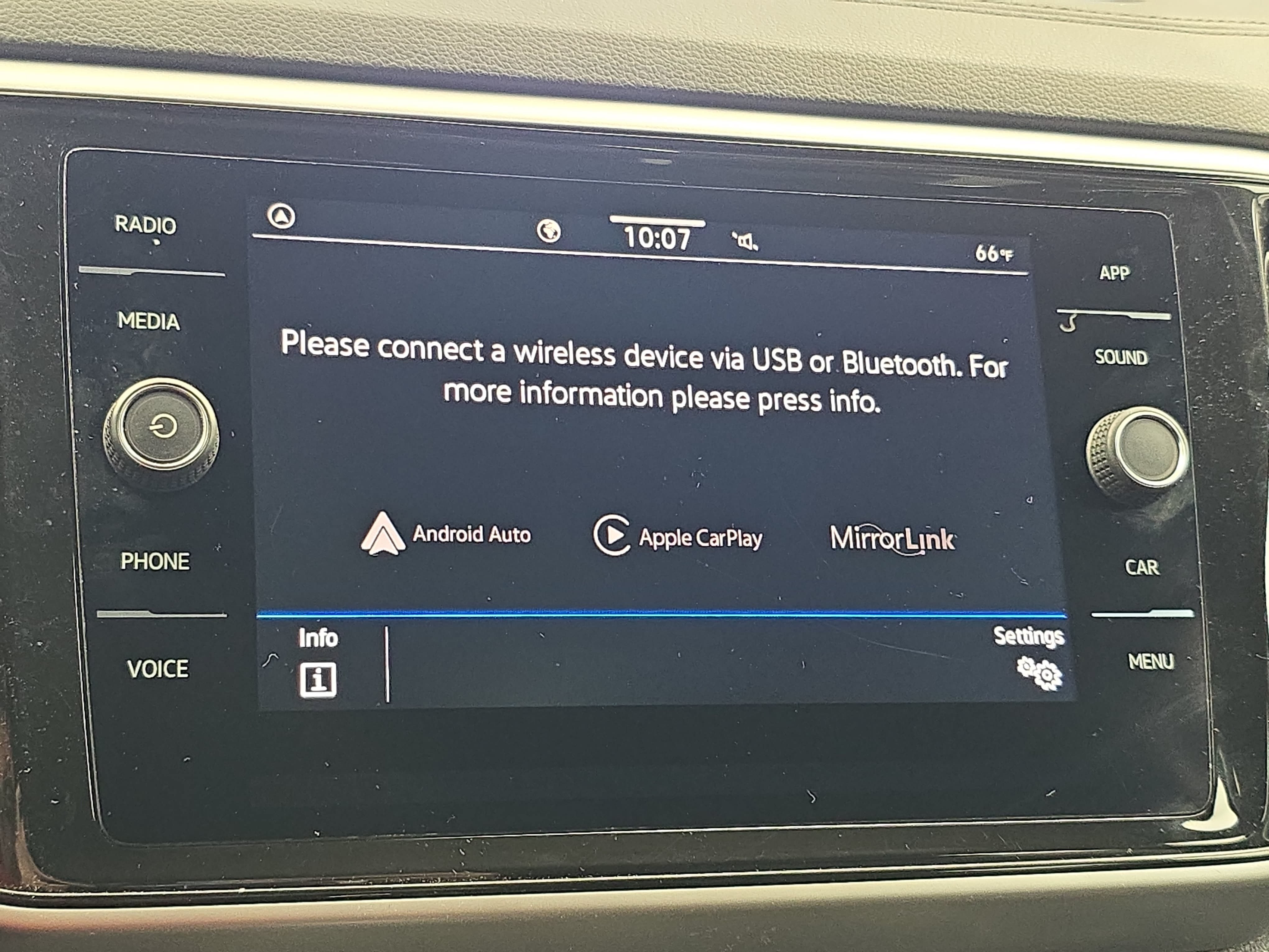 Certified 2023 Volkswagen Atlas SE FWD image 23