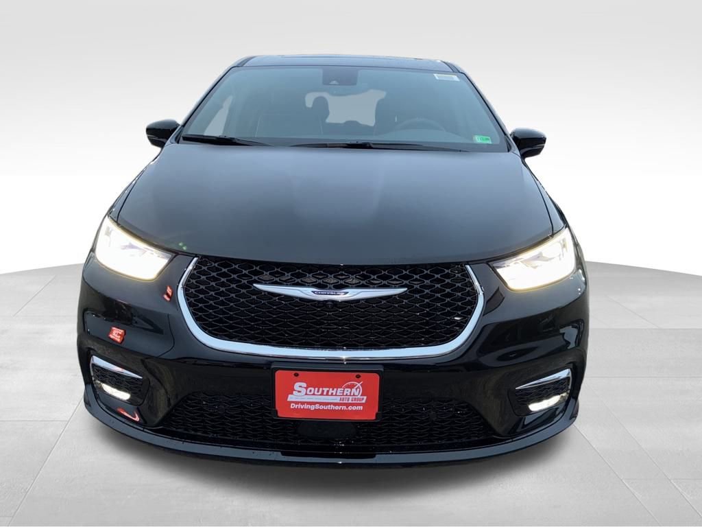 New 2026 Chrysler Pacifica Limited w/ Trailer Tow Group image 9